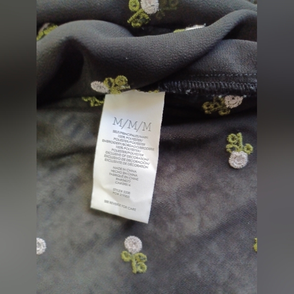CABI Sheer Black Embroidered Floral Blouse Sz M Romantic Dark Angel Fairy Date - Picture 11 of 13